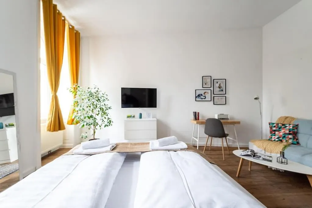 Lite 1Br Near Metro & Center By Hm Apartment Vienna