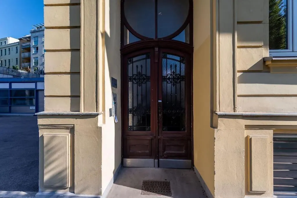 Lite 1Br Near Metro & Center By Hm Apartment Vienna